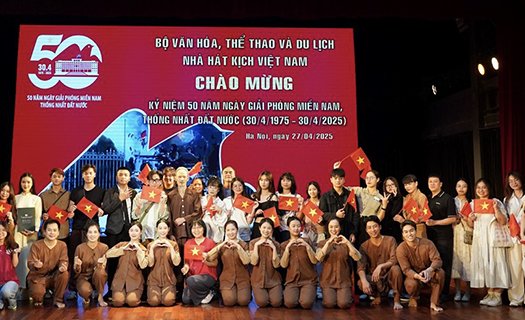 Nhà hát Kịch Việt Nam với “Tháng năm cùng Người”